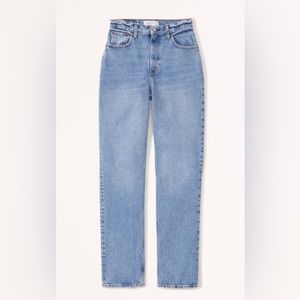 Abercrombie Curve Love Ultra High Rise 90s Straight Jean